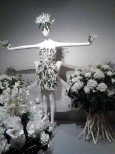 exposicion de Givenchy traje boda