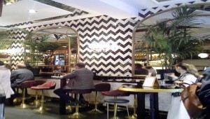 restaurante_toque_de_sal_panoramica_ barra_te_veo_en_madrid