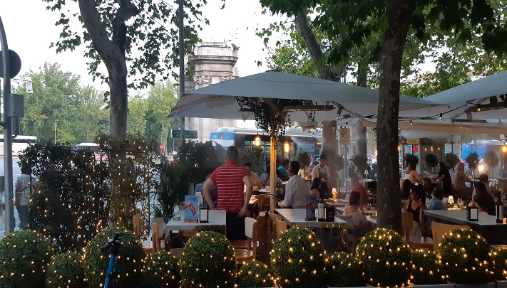 Patio de Leones, la tasca de la Puerta de Alcalá - Te Veo en MadridTe Veo  en Madrid | Blog con recomendaciones para salir en Madrid – Restaurantes,  Moda, Ambientes con Encanto